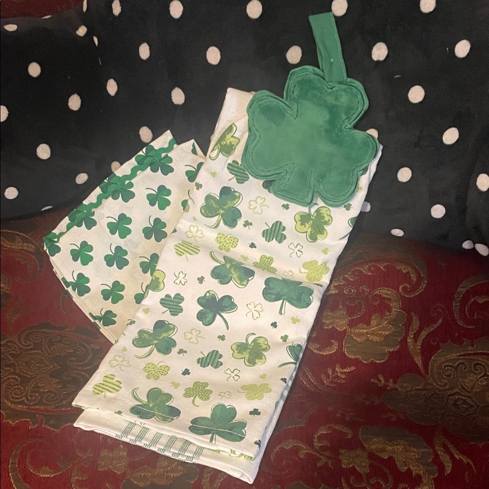 Green Shamrock Kitchen Towels